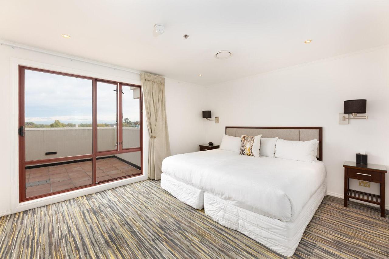 Fino Hotel & Suites Крайстчърч Екстериор снимка
