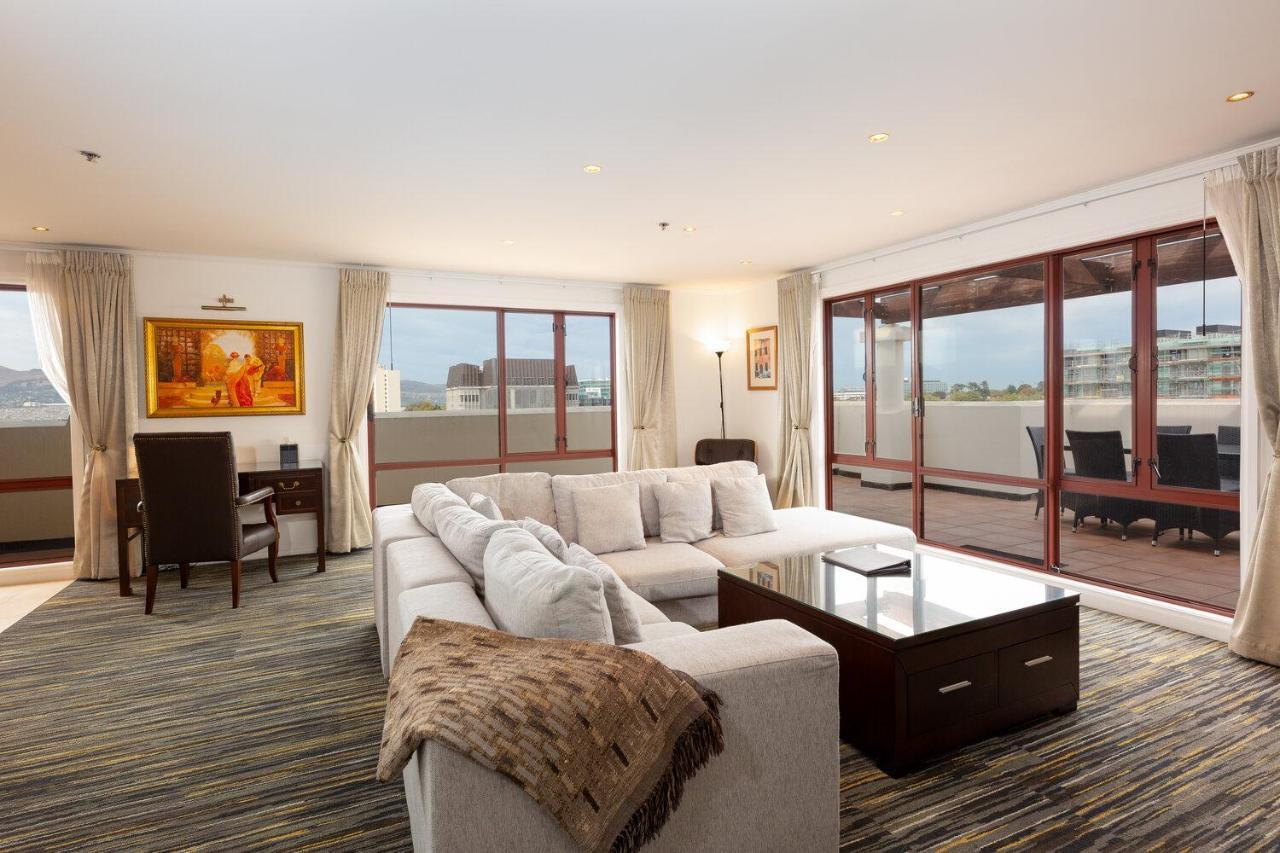 Fino Hotel & Suites Крайстчърч Екстериор снимка