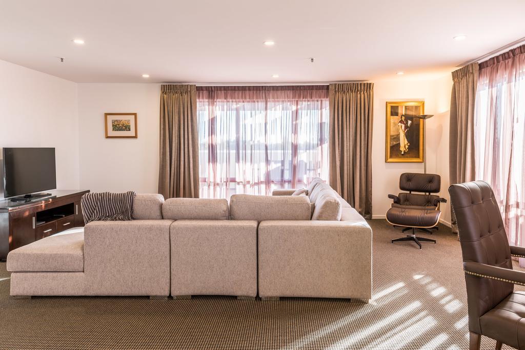 Fino Hotel & Suites Крайстчърч Екстериор снимка