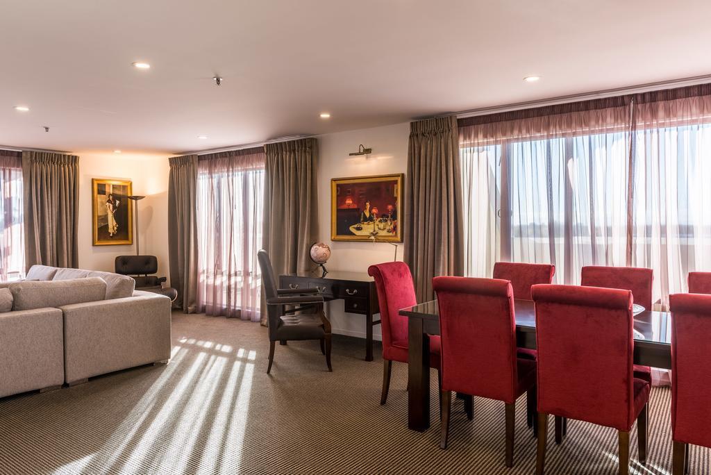 Fino Hotel & Suites Крайстчърч Екстериор снимка