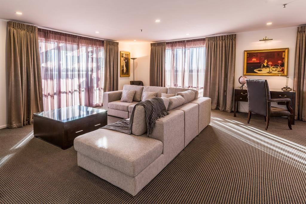 Fino Hotel & Suites Крайстчърч Екстериор снимка