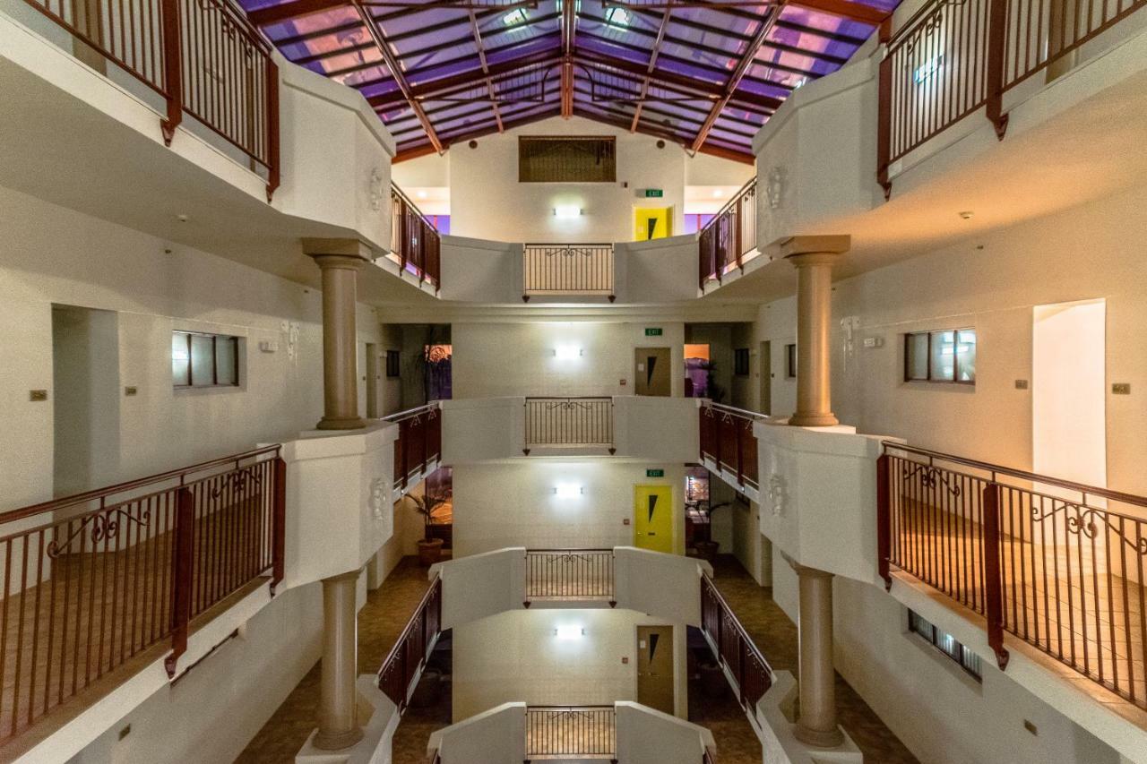 Fino Hotel & Suites Крайстчърч Екстериор снимка