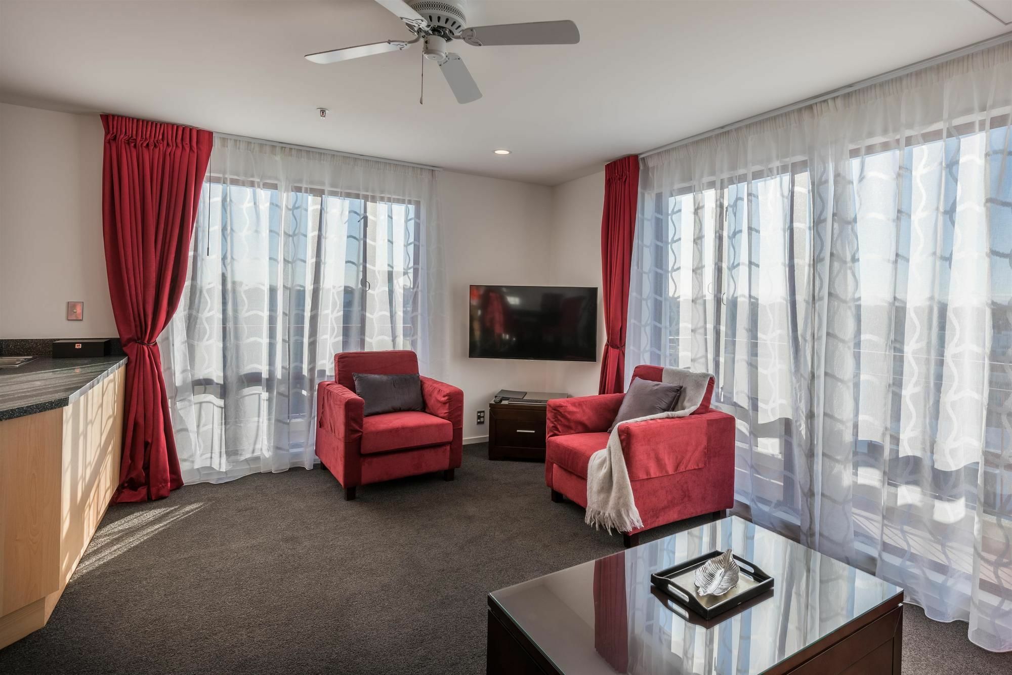 Fino Hotel & Suites Крайстчърч Екстериор снимка