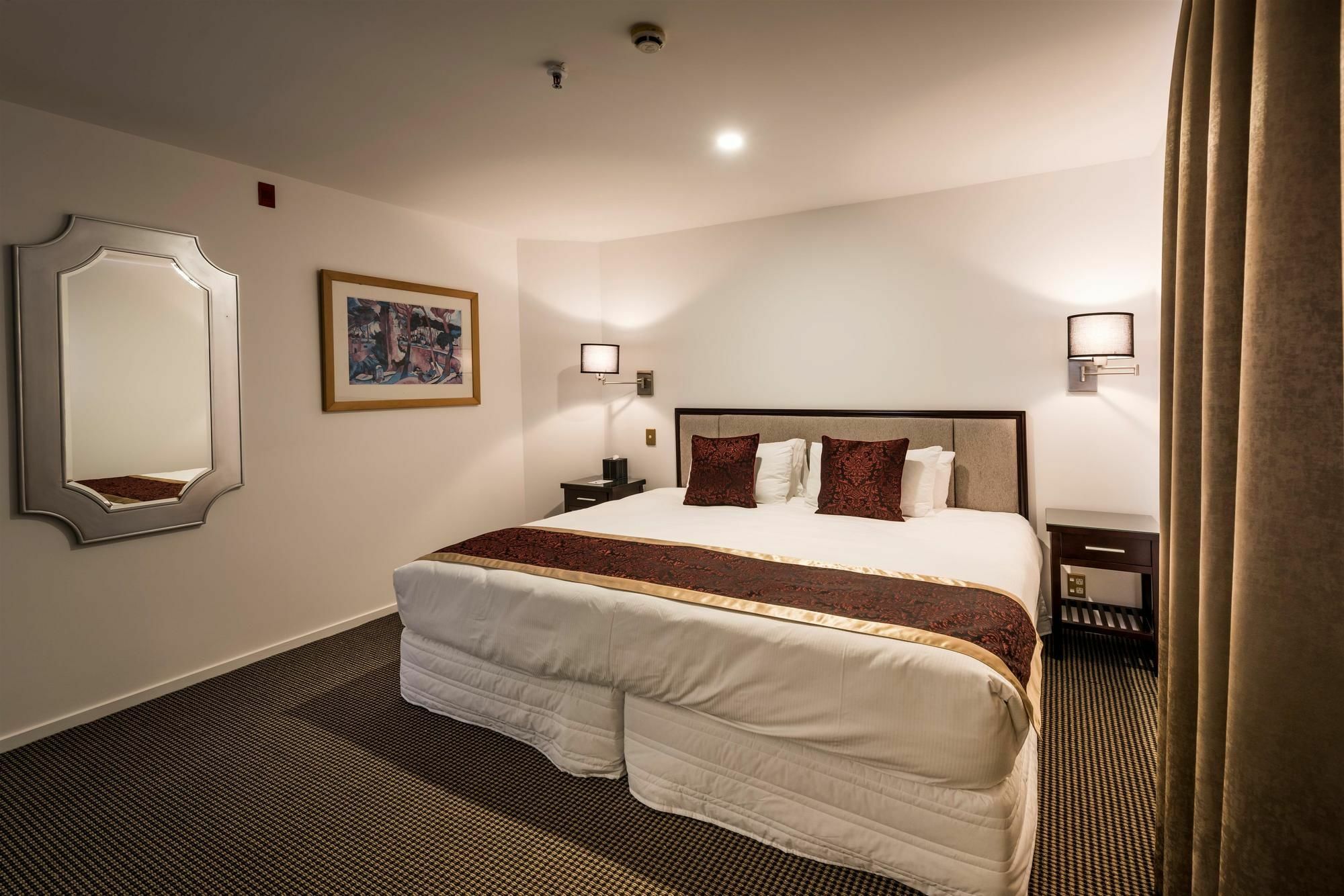 Fino Hotel & Suites Крайстчърч Екстериор снимка